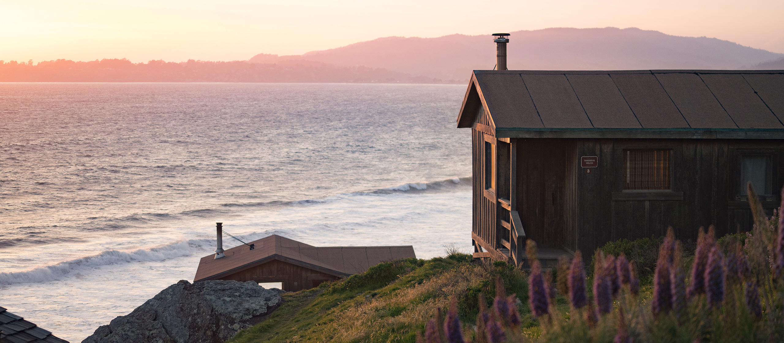 accommodations-post-hillside-cottage-teaser-bg